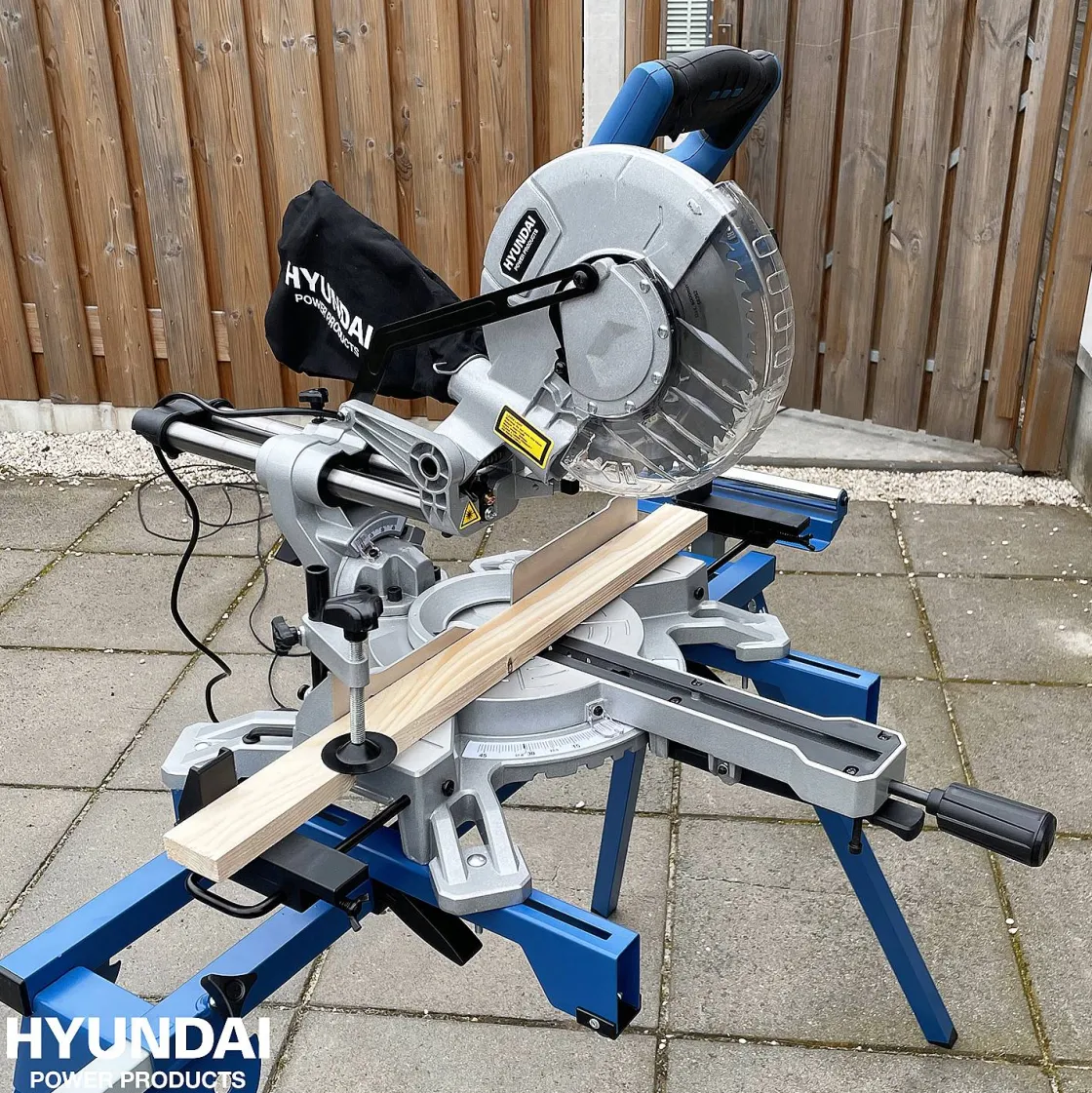 Brico Hyundai Verstek- En Afkortzaag + Accessoires Radiaal 1500W Sale