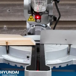 Brico Hyundai Verstek- En Afkortzaag + Accessoires Radiaal 1500W Sale