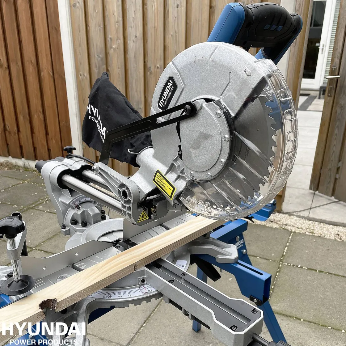 Brico Hyundai Verstek- En Afkortzaag + Accessoires Radiaal 1500W Sale