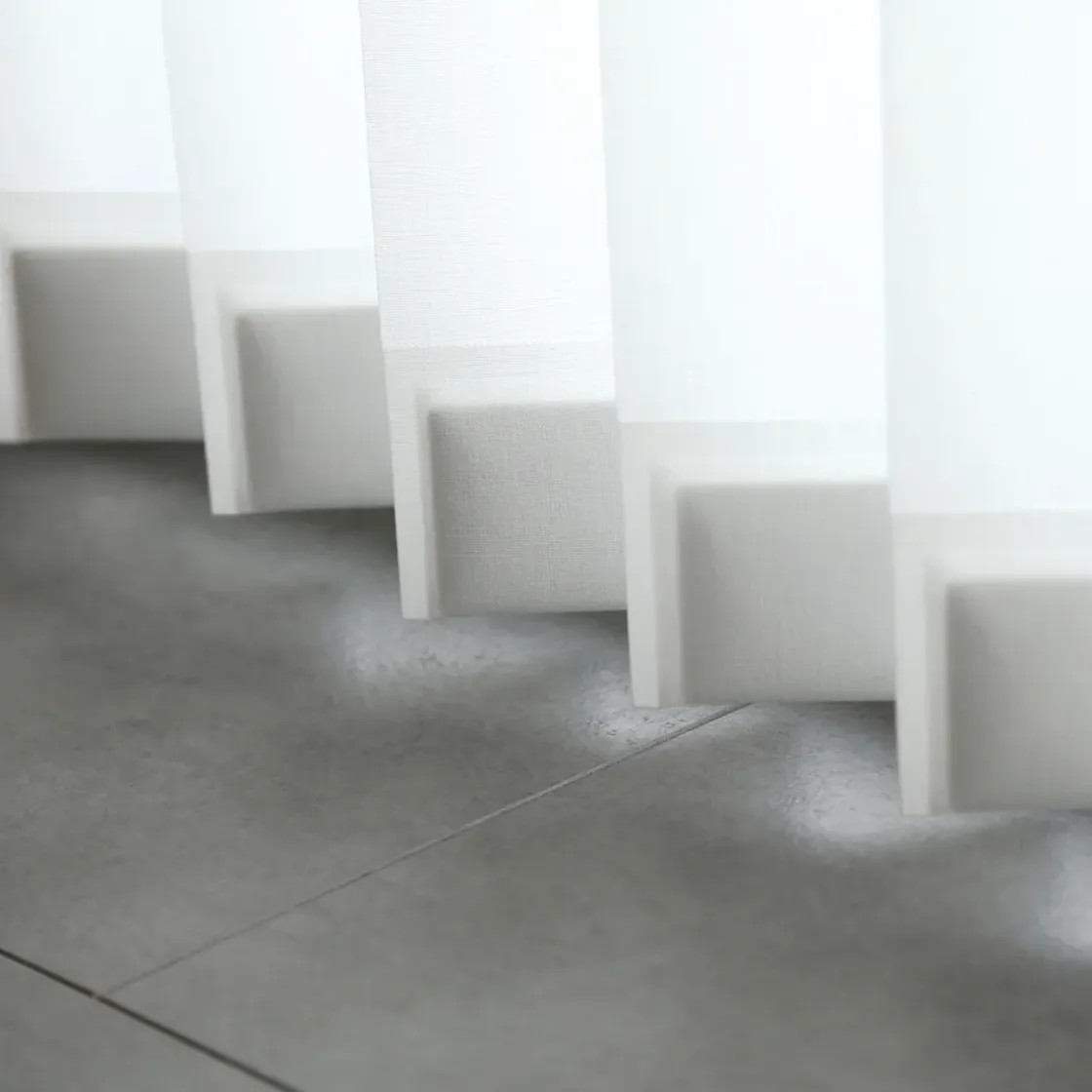 Madeco 4115 Verticale Lamellen Compleet Lichtdoorlatend Wit 12,7 X 260 Cm + Rail 150 Cm-Brico Online