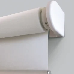 Madeco White Gemotoriseerd Verduisteringsrolgordijn E-Roll Wit Effen 180X250Cm-Brico Online